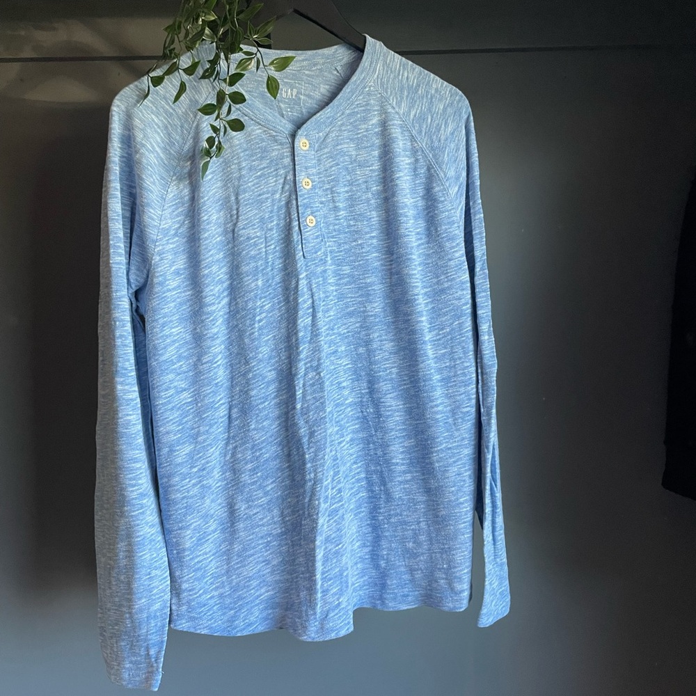 GAP light blue pull over